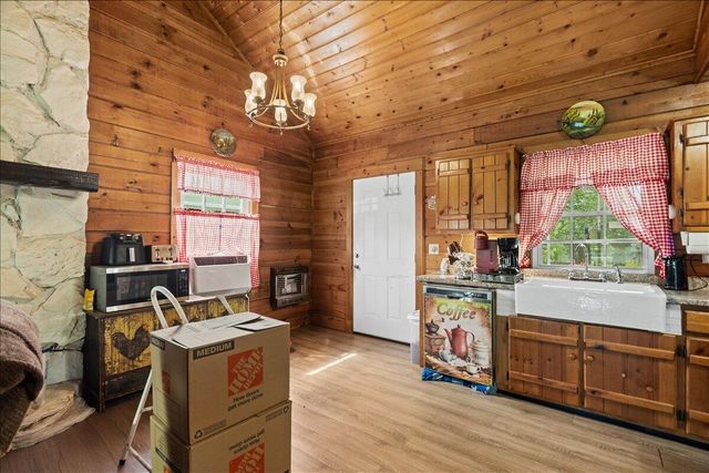 325 Classic Lane, Chatsworth, GA 30705