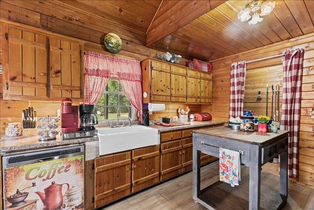 325 Classic Lane, Chatsworth, GA 30705