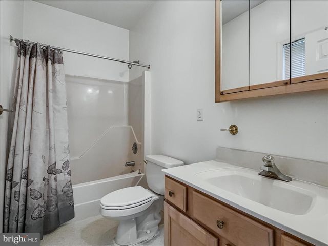1903 WOODLAND RD, York, PA 17403