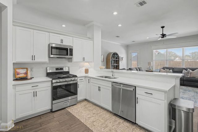 303 Prien Lake Loop, Bossier City, LA 71111