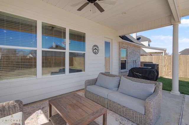 303 Prien Lake Loop, Bossier City, LA 71111