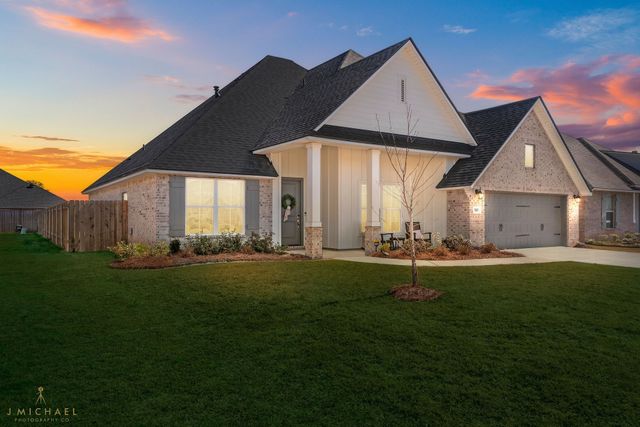 303 Prien Lake Loop, Bossier City, LA 71111