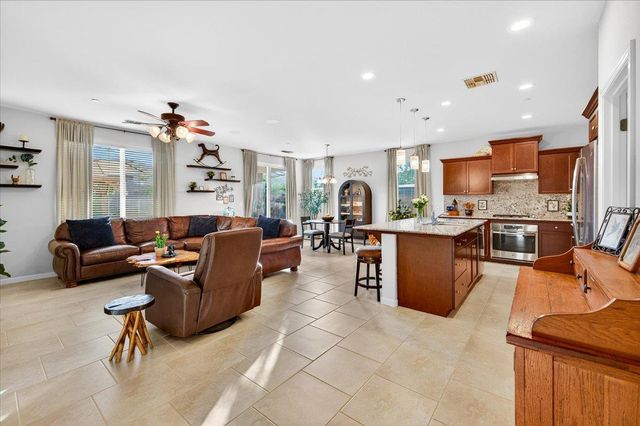 3088 Teague, Clovis, CA 93619