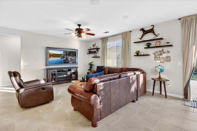 3088 Teague, Clovis, CA 93619