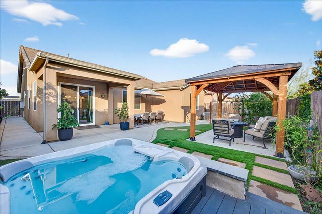 3088 Teague, Clovis, CA 93619