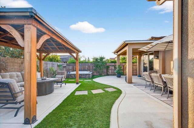 3088 Teague, Clovis, CA 93619