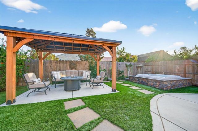 3088 Teague, Clovis, CA 93619