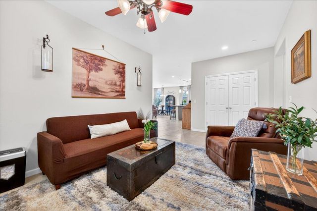 3088 Teague, Clovis, CA 93619