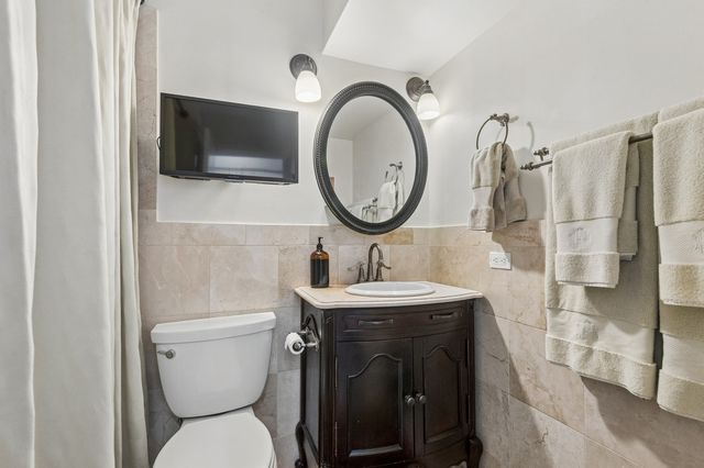 3660 N Lake Shore Drive 2812, Chicago, IL 60613