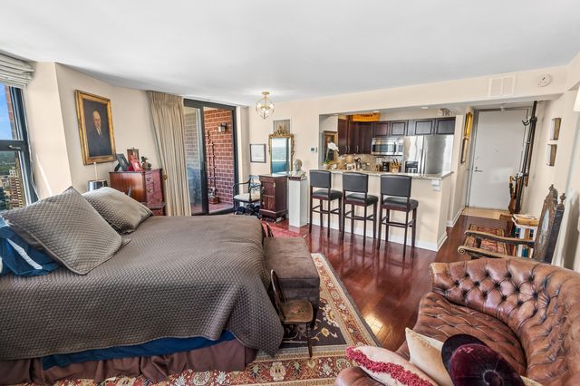 3660 N Lake Shore Drive 2812, Chicago, IL 60613