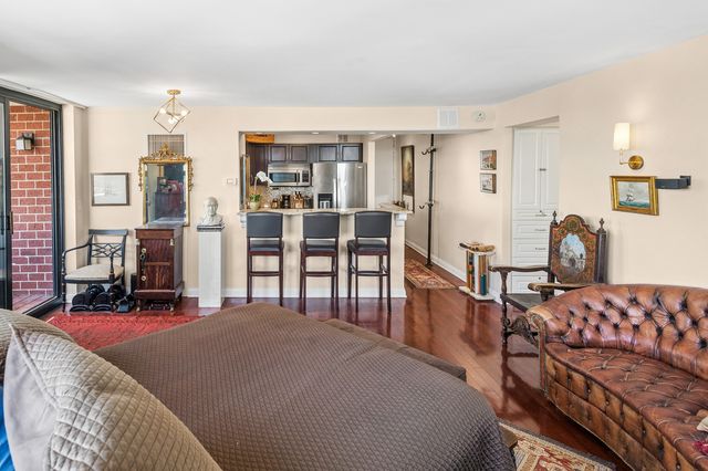3660 N Lake Shore Drive 2812, Chicago, IL 60613