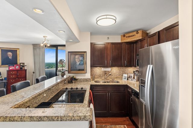 3660 N Lake Shore Drive 2812, Chicago, IL 60613