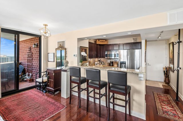 3660 N Lake Shore Drive 2812, Chicago, IL 60613