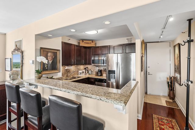 3660 N Lake Shore Drive 2812, Chicago, IL 60613