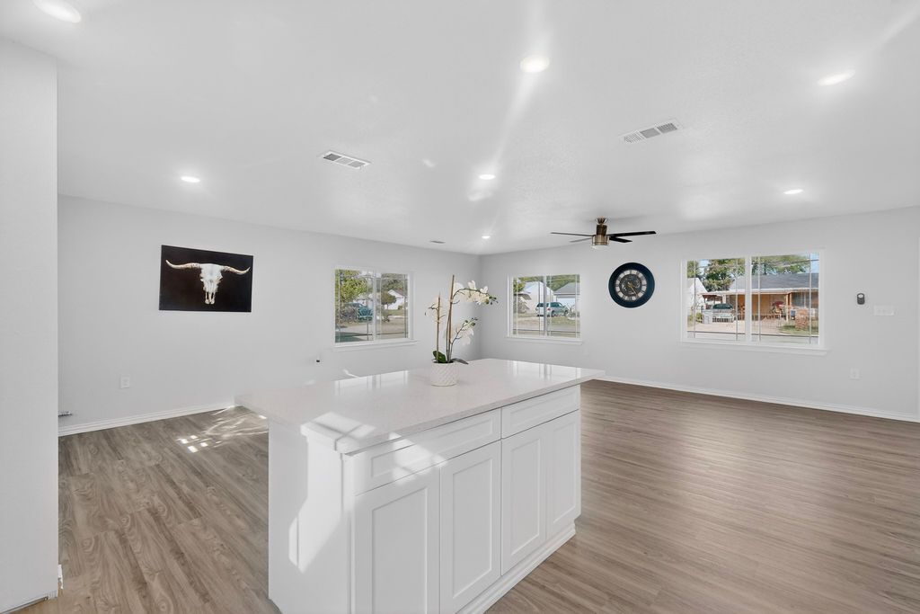 4540 Western Oaks Drive, Dallas, TX 75211