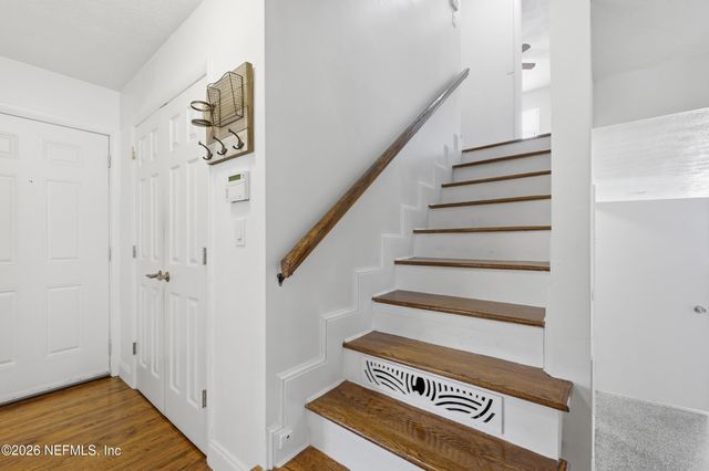 5855 W JAGUAR Drive, Jacksonville, FL 32244