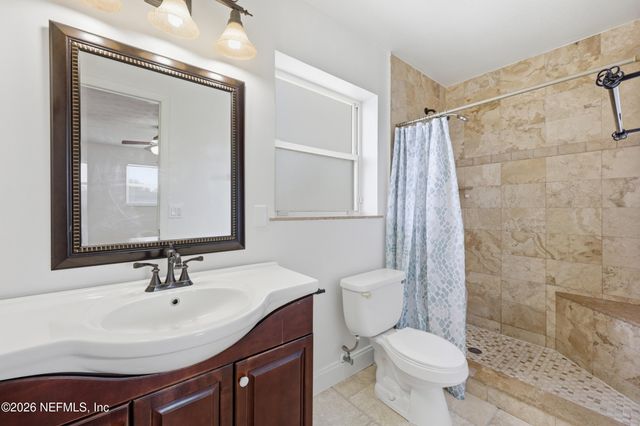 5855 W JAGUAR Drive, Jacksonville, FL 32244