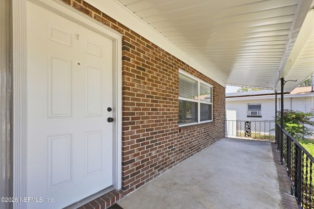 5855 W JAGUAR Drive, Jacksonville, FL 32244