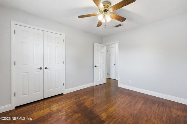 5855 W JAGUAR Drive, Jacksonville, FL 32244