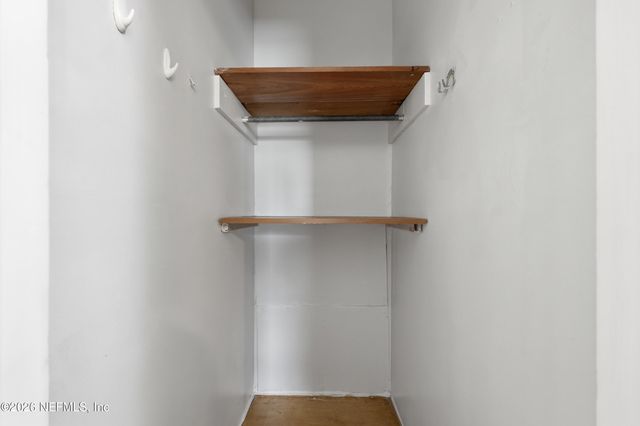 5855 W JAGUAR Drive, Jacksonville, FL 32244