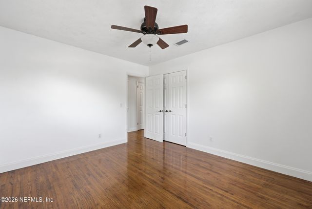 5855 W JAGUAR Drive, Jacksonville, FL 32244