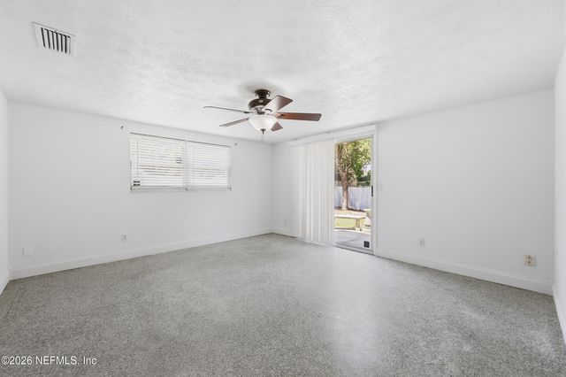 5855 W JAGUAR Drive, Jacksonville, FL 32244