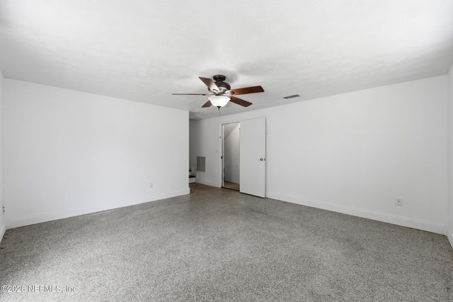 5855 W JAGUAR Drive, Jacksonville, FL 32244