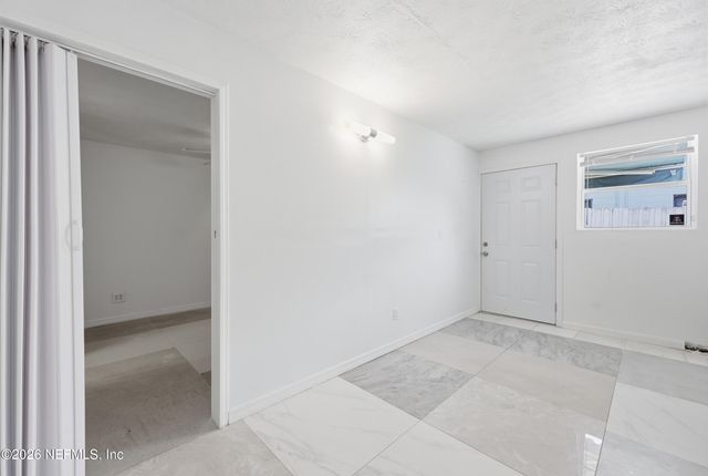 5855 W JAGUAR Drive, Jacksonville, FL 32244