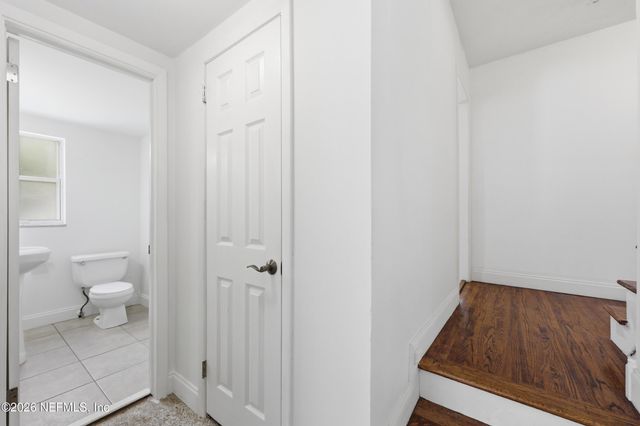 5855 W JAGUAR Drive, Jacksonville, FL 32244