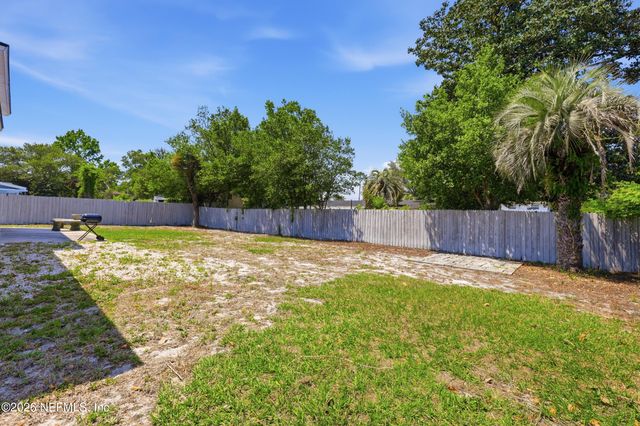 5855 W JAGUAR Drive, Jacksonville, FL 32244