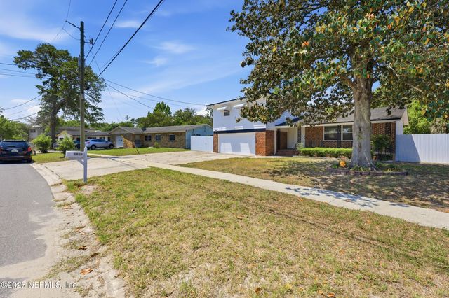 5855 W JAGUAR Drive, Jacksonville, FL 32244