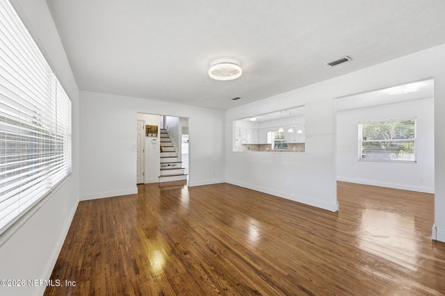 5855 W JAGUAR Drive, Jacksonville, FL 32244