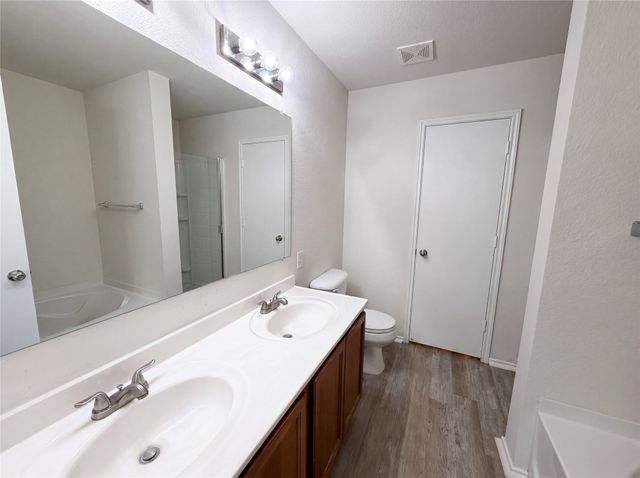 2904 Lake Vista Drive, Wylie, TX 75098
