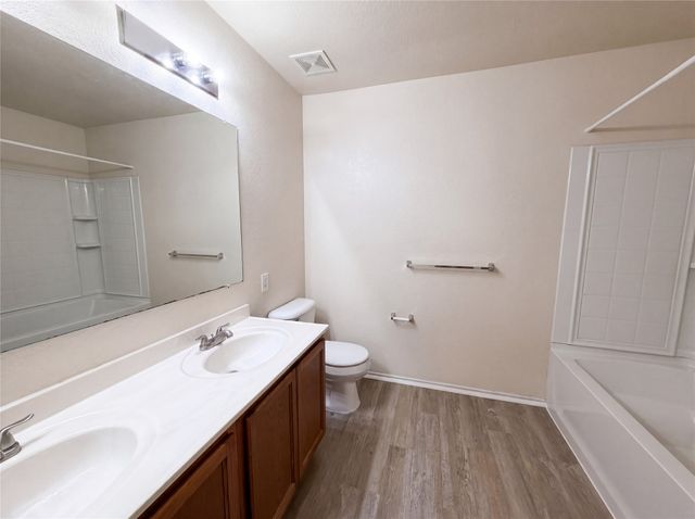 2904 Lake Vista Drive, Wylie, TX 75098