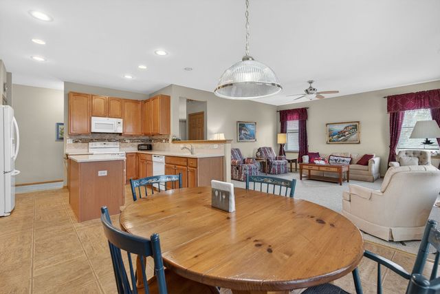 507 Homeview Drive, Oswego, IL 60543