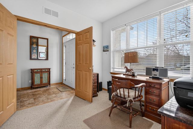 507 Homeview Drive, Oswego, IL 60543