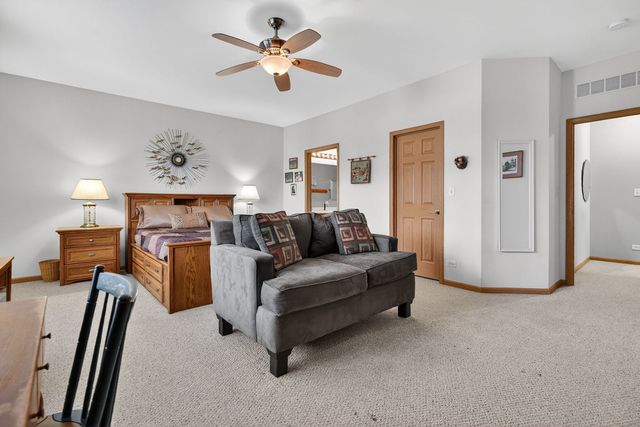 507 Homeview Drive, Oswego, IL 60543