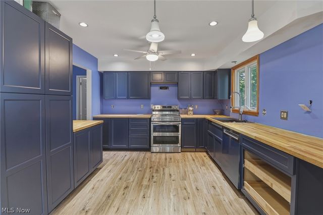 364 Wallace Drive, Berea, OH 44017