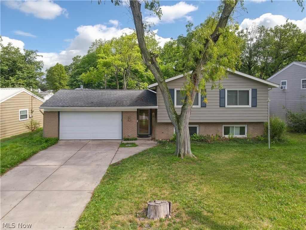 364 Wallace Drive, Berea, OH 44017