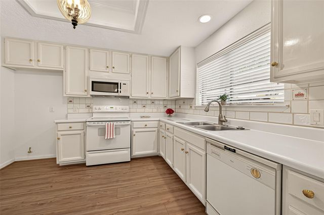 11711 Memorial Drive 13, Houston, TX 77024
