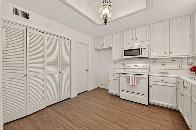 11711 Memorial Drive 13, Houston, TX 77024