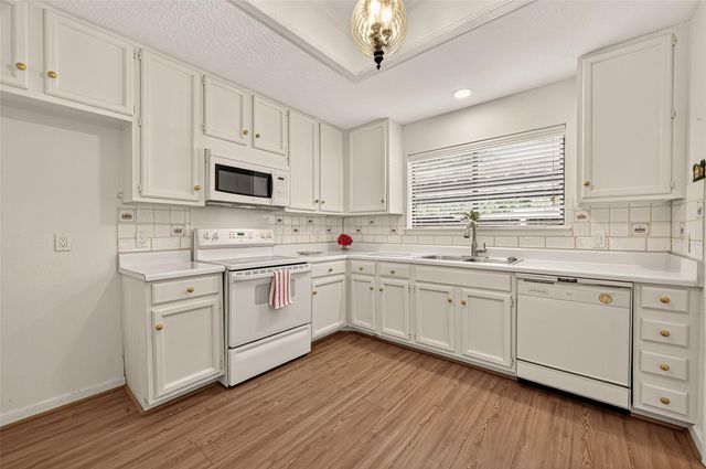 11711 Memorial Drive 13, Houston, TX 77024
