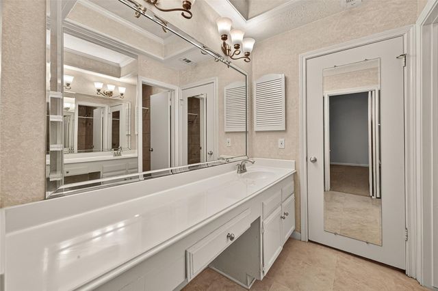 11711 Memorial Drive 13, Houston, TX 77024