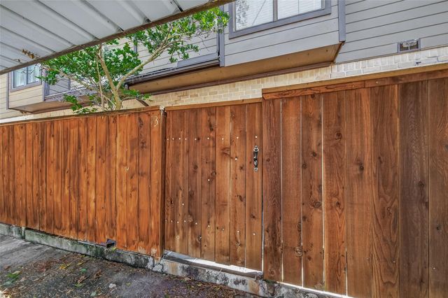 11711 Memorial Drive 13, Houston, TX 77024