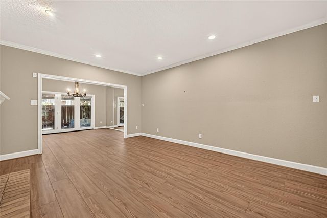 11711 Memorial Drive 13, Houston, TX 77024