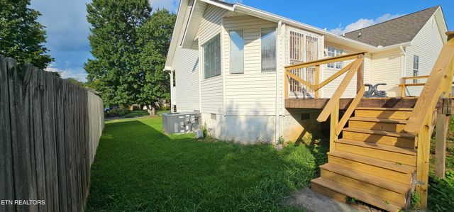 549 Pebble Creek Rd, Knoxville, TN 37918