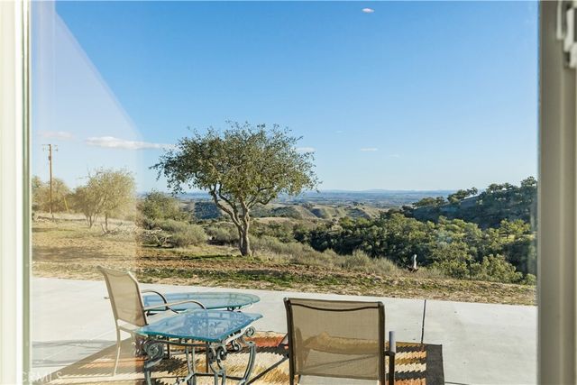 4265 Nickel Creek Road, San Miguel, CA 93451