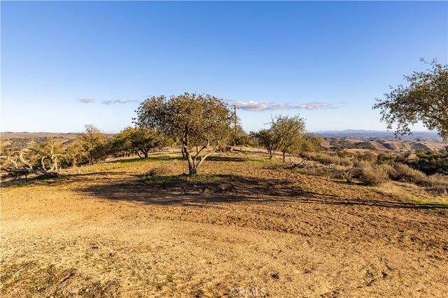 4265 Nickel Creek Road, San Miguel, CA 93451