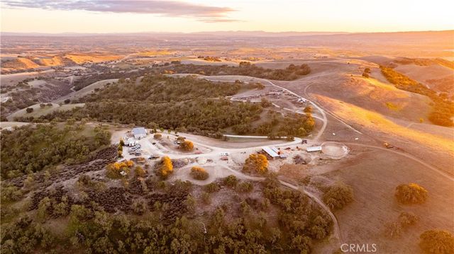 4265 Nickel Creek Road, San Miguel, CA 93451