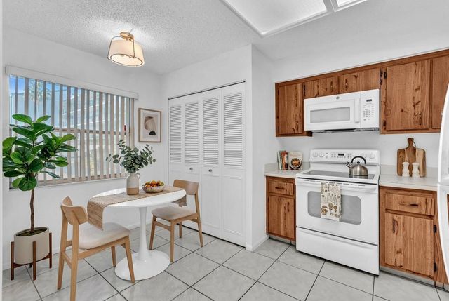 6650 S Oriole Boulevard 1040, Delray Beach, FL 33446